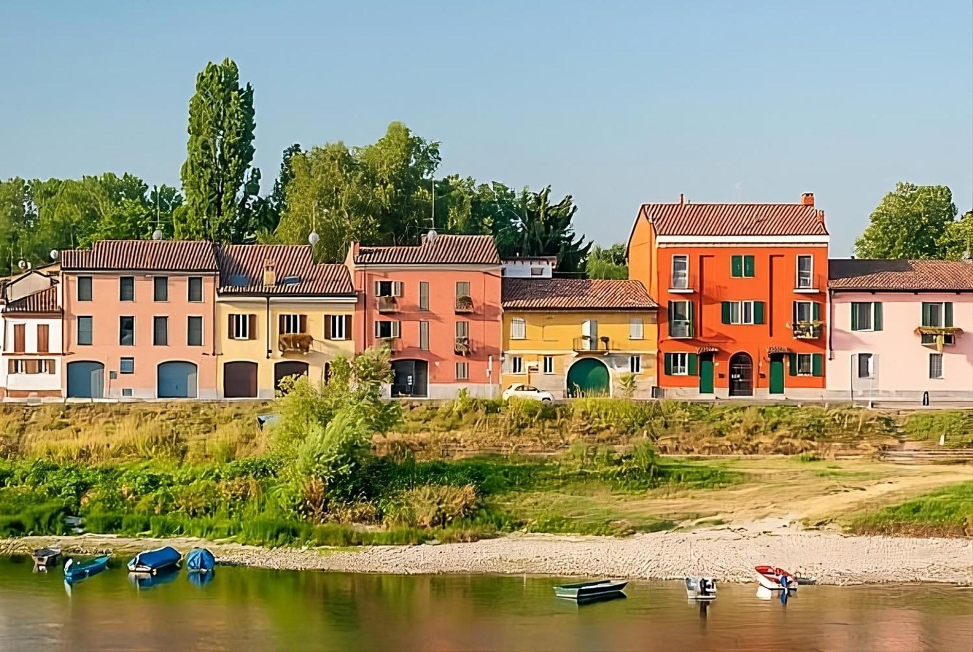 149 Borgo Ticino Suite Attico Di Lusso Con Terrazzo E Parking Privato Παβία Εξωτερικό φωτογραφία