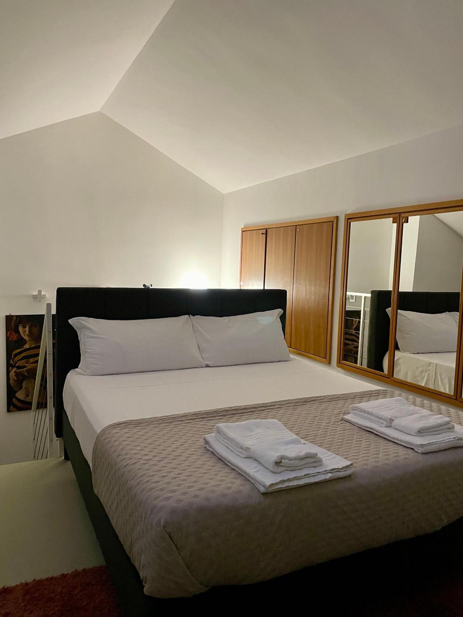 149 Borgo Ticino Suite Attico Di Lusso Con Terrazzo E Parking Privato Παβία Εξωτερικό φωτογραφία